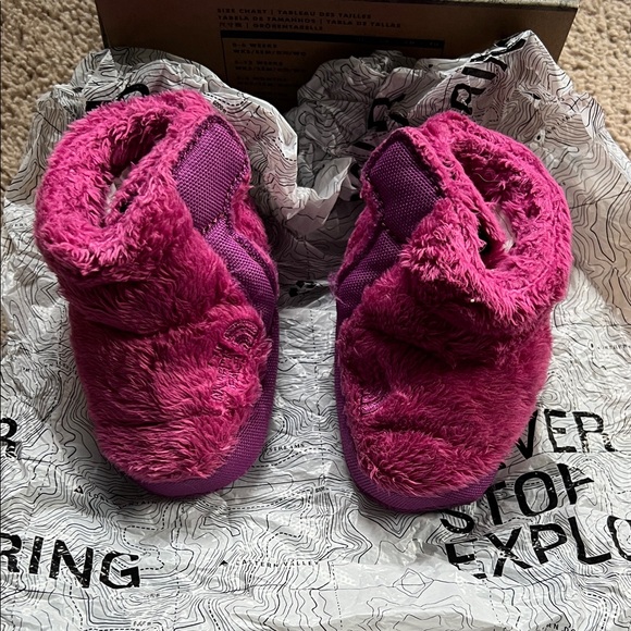 The North Face Plush Magenta Infant Booties - Picture 1 of 5